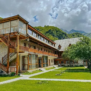 Lantgård Logu I Harushave, Theth