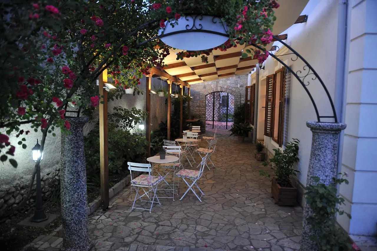 ***  Rose Garden Hotel Shkoder Albania