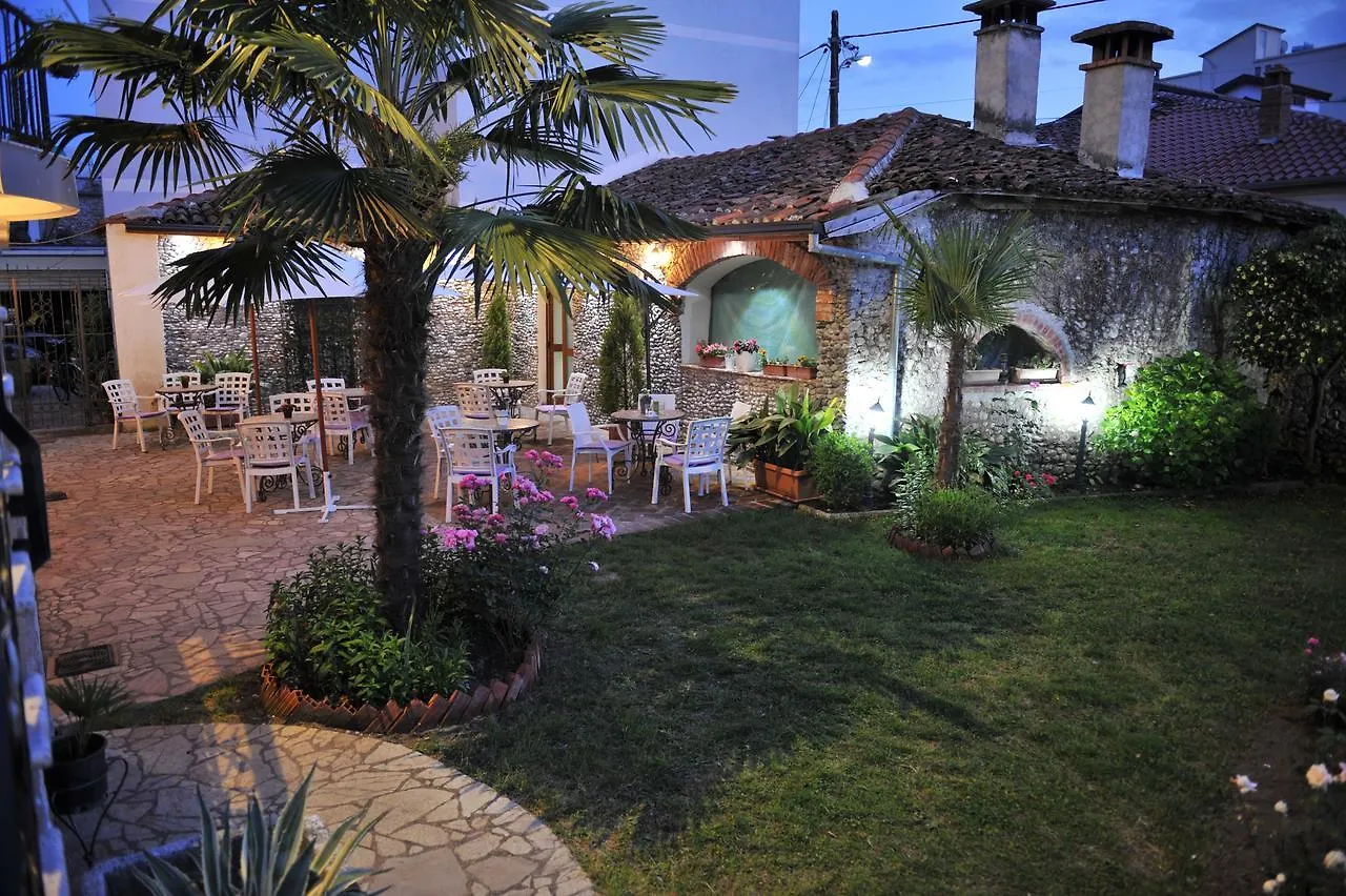 Rose Garden Hotel Shkoder