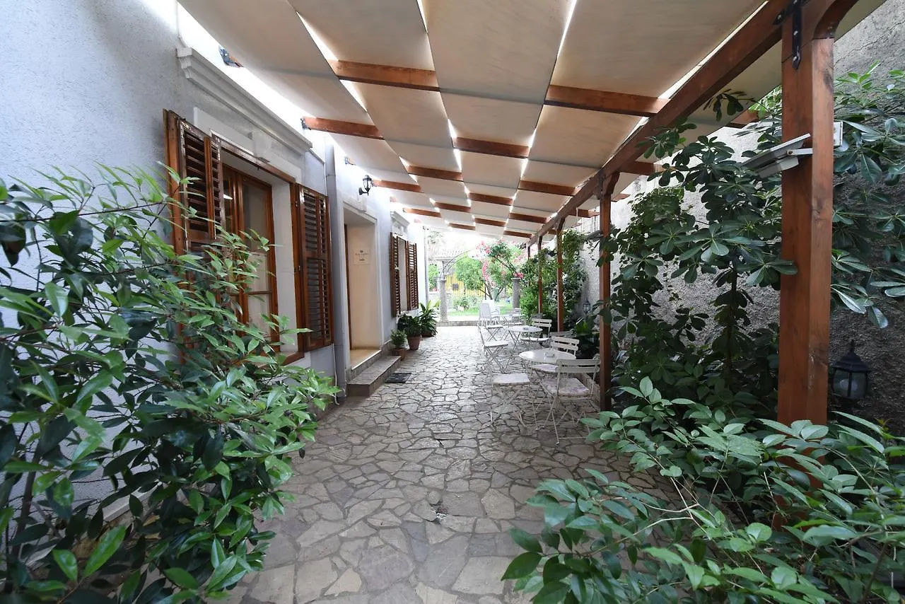 Rose Garden Hotel Shkoder