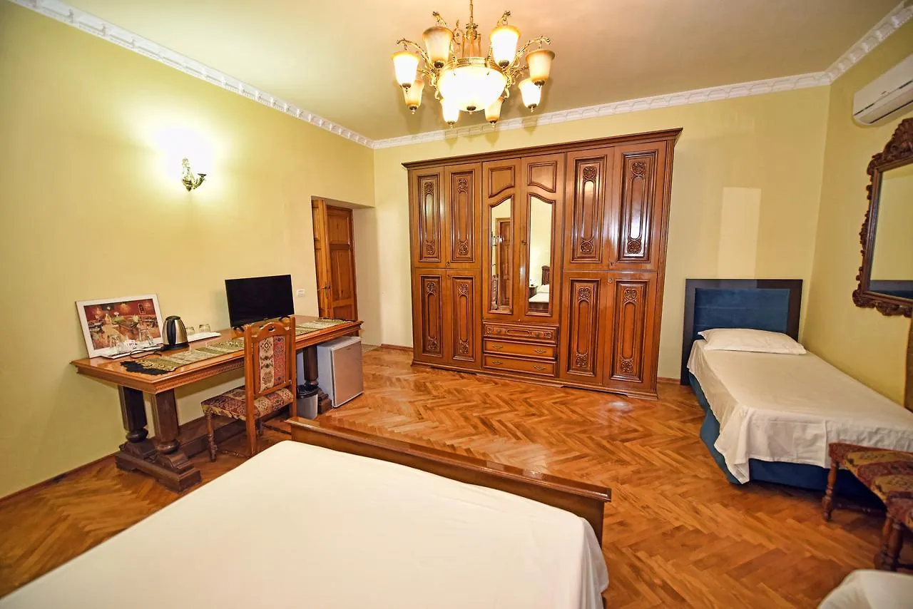 Rose Garden Hotel Shkoder 3*,